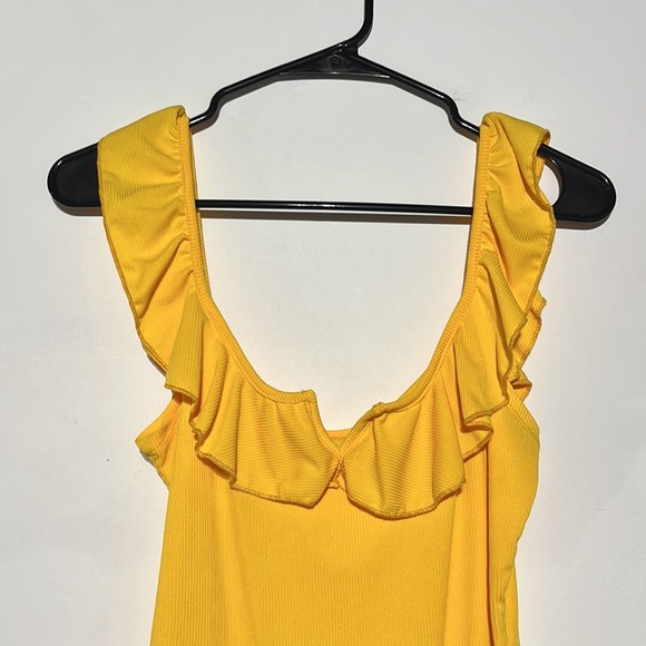 Shein Yellow Ruffle Ribbed Bodysuit Size M - Picture 2 of 7